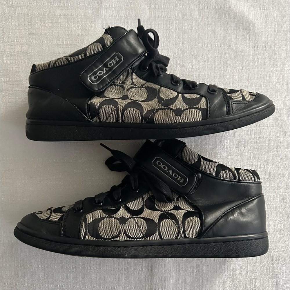 Vintage Coach Zoey Signature Sneakers - Picture 3 of 16